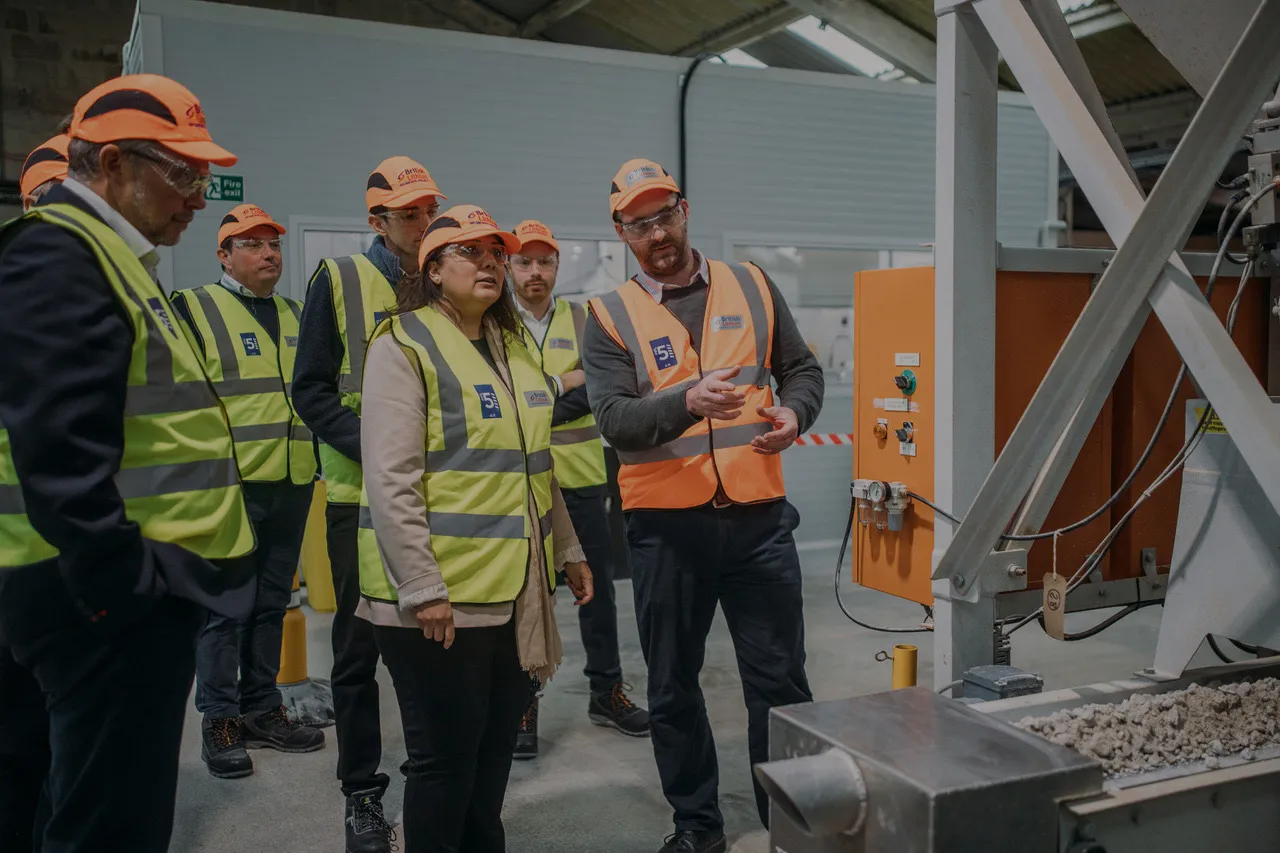 IBL UK minister visit - Background image